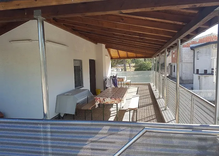 Casa Gudelj * Pirovac