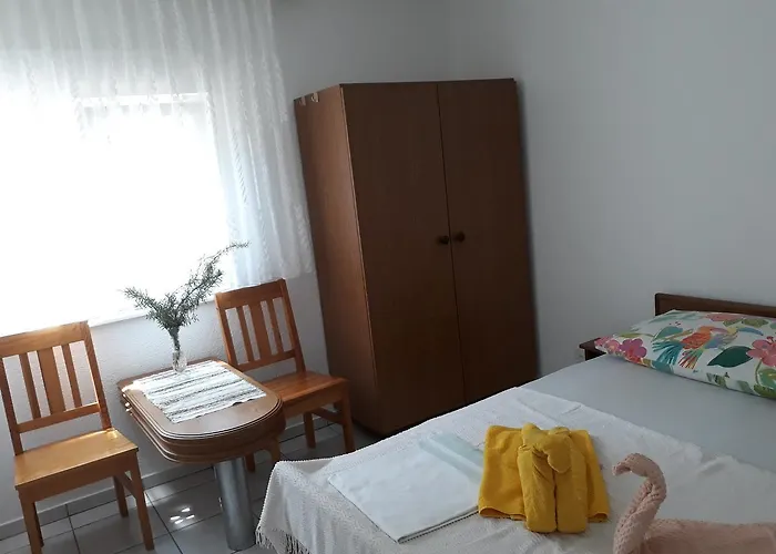 Casa Gudelj * Pirovac